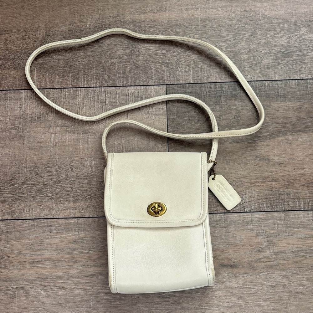 Vintage Coach Scooter Bag in color Bone